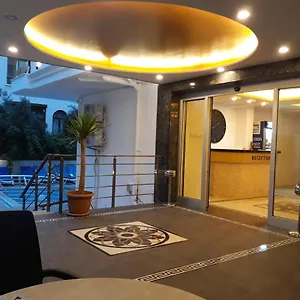 3* Aparthotel Golden Spark