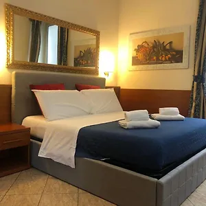 https://cavour-suites.it-romehotels.com